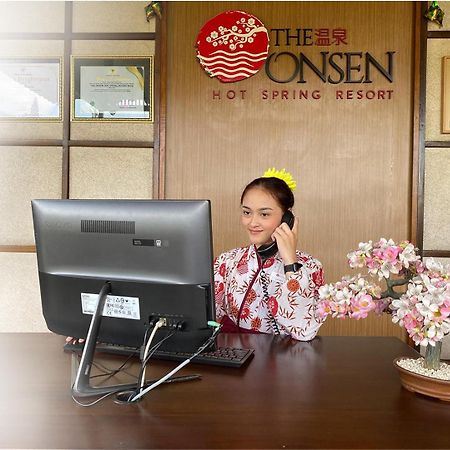 The Onsen Hot Spring Resort Batu  Buitenkant foto